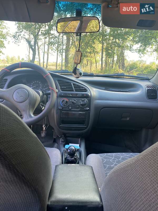 Седан Daewoo Lanos 2004 в Корсуне-Шевченковском