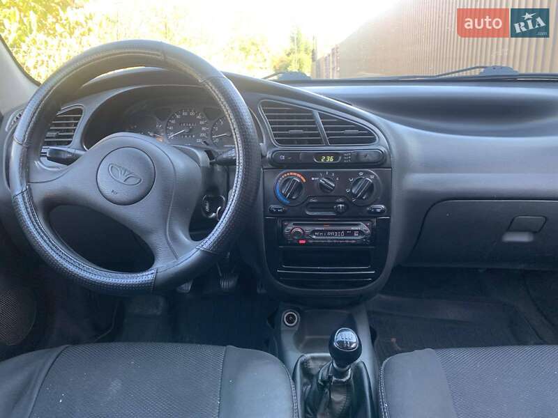 Седан Daewoo Lanos 2002 в Львове