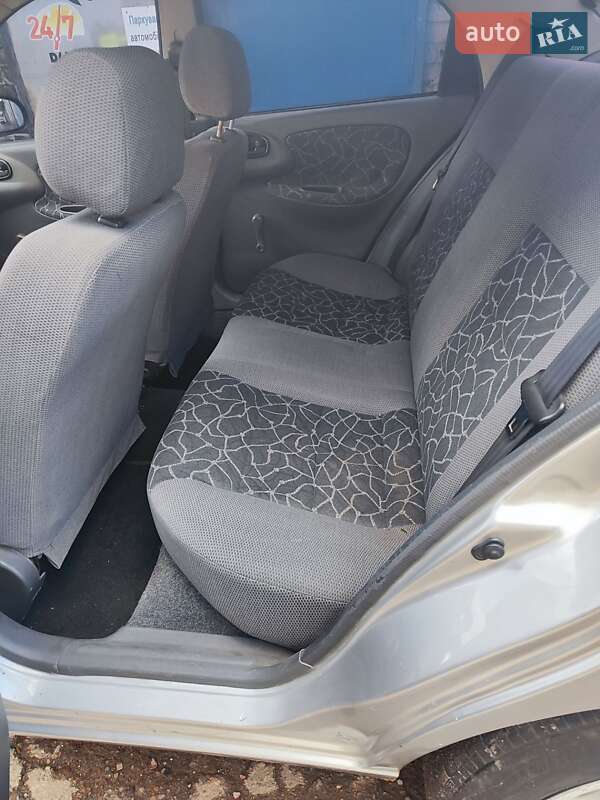 Седан Daewoo Lanos 2003 в Львове