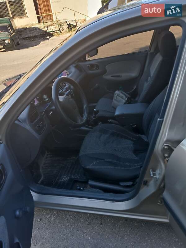 Седан Daewoo Lanos 2008 в Чугуєві
