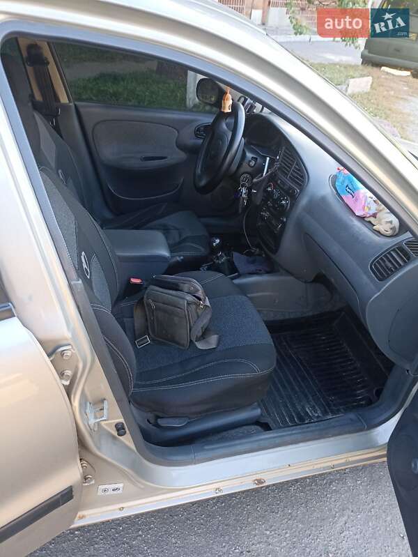 Седан Daewoo Lanos 2008 в Чугуєві