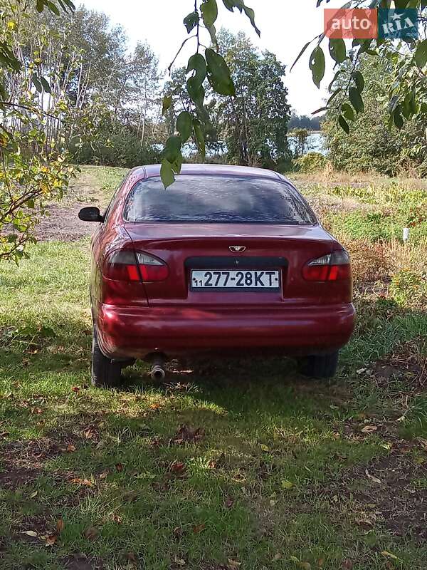 Седан Daewoo Lanos 2004 в Попельне