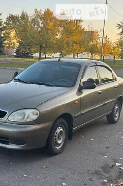 Седан Daewoo Lanos 2004 в Киеве