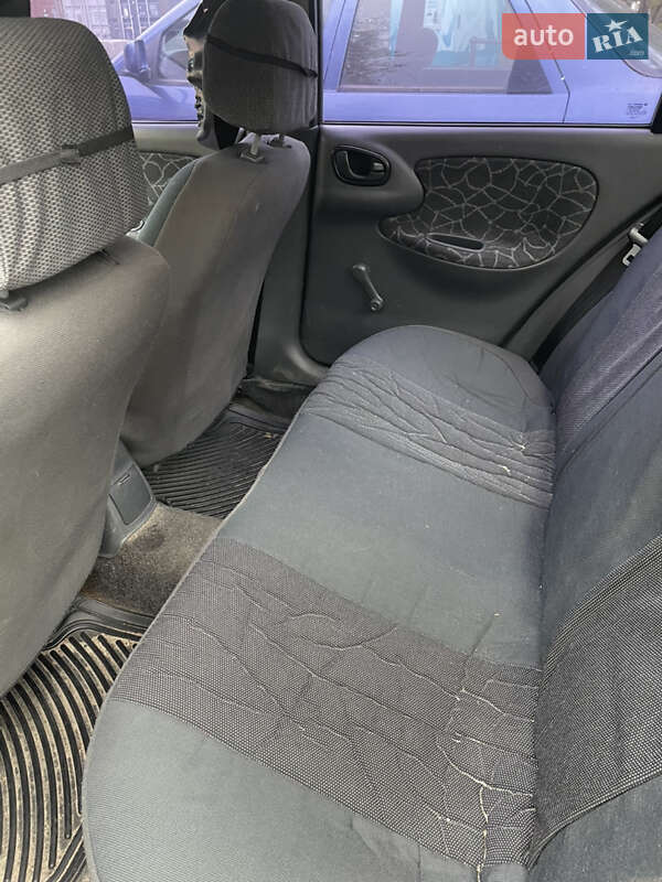 Седан Daewoo Lanos 2003 в Киеве