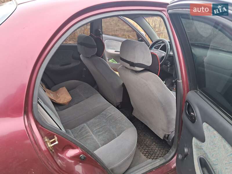 Седан Daewoo Lanos 2000 в Харькове