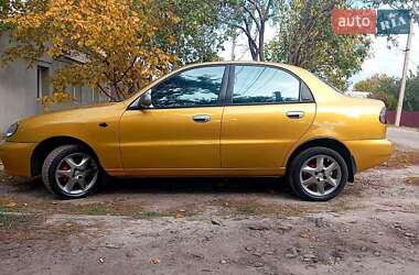 Седан Daewoo Lanos 2002 в Краснограді