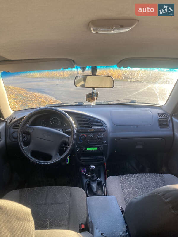 Седан Daewoo Lanos 2006 в Киеве