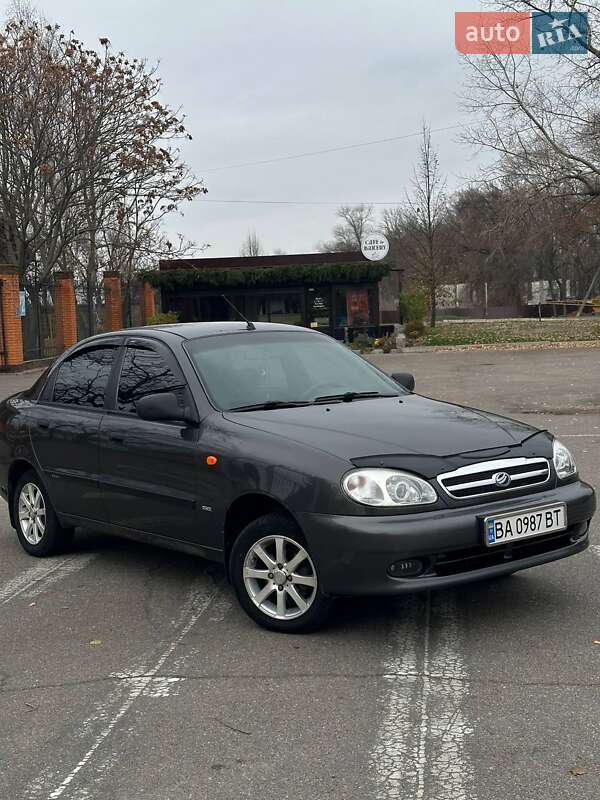 Седан Daewoo Lanos 2011 в Олександрії