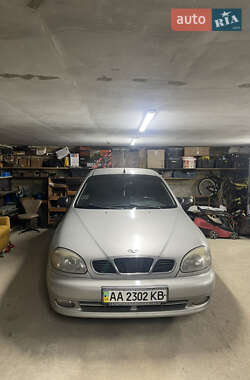 Седан Daewoo Lanos 2004 в Киеве