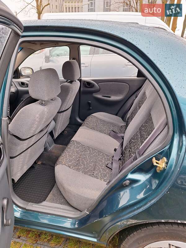 Седан Daewoo Lanos 2004 в Львові