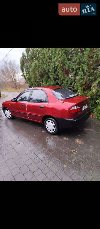 Седан Daewoo Lanos 2000 в Львове