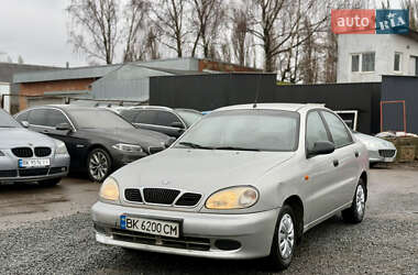 Седан Daewoo Lanos 2004 в Ровно