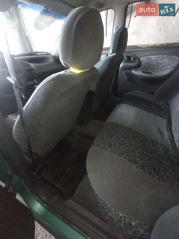 Седан Daewoo Lanos 1998 в Нежине