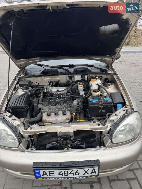 Седан Daewoo Lanos 2004 в Днепре