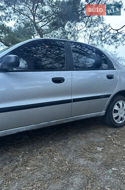 Седан Daewoo Lanos 2001 в 