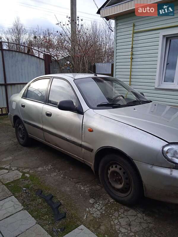 Седан Daewoo Lanos 2010 в Сновске