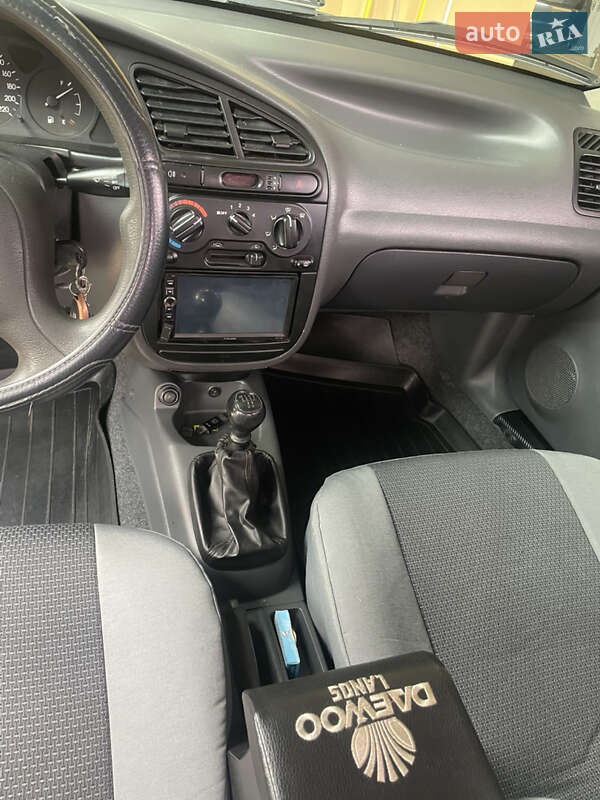 Седан Daewoo Lanos 2004 в Киеве