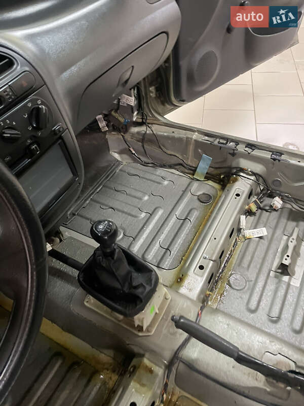 Седан Daewoo Lanos 2004 в Киеве