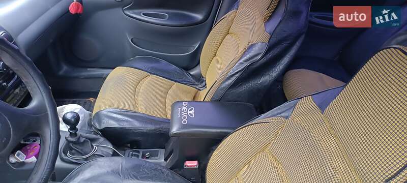 Седан Daewoo Lanos 1998 в Желтых Водах
