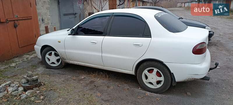 Седан Daewoo Lanos 1998 в Желтых Водах