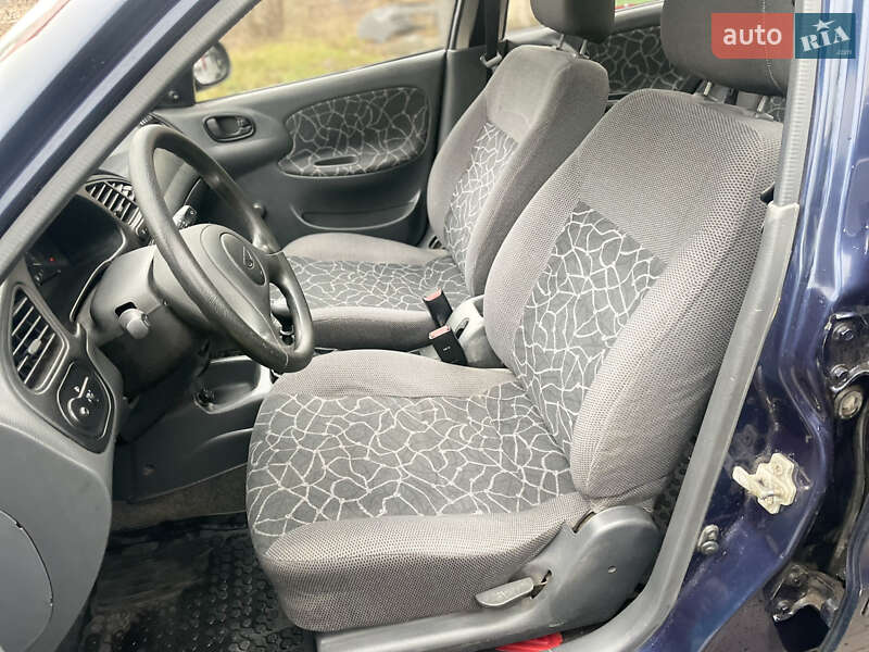 Седан Daewoo Lanos 2003 в Львове