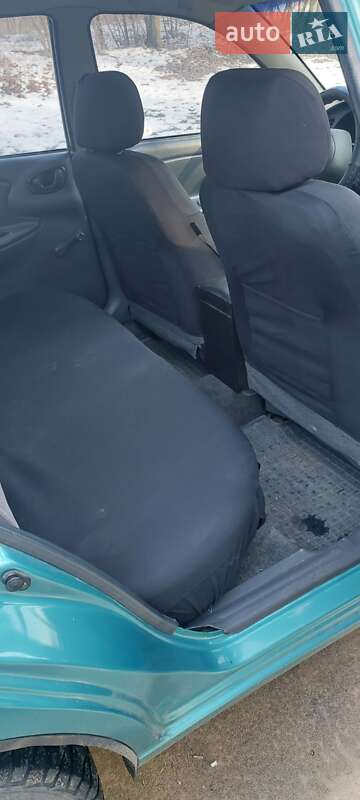 Седан Daewoo Lanos 1998 в Градижске