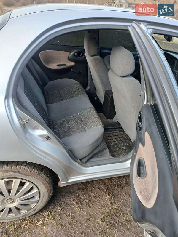 Седан Daewoo Lanos 2008 в Львові