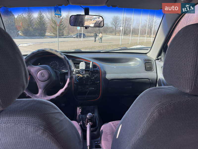 Седан Daewoo Lanos 2003 в Запоріжжі