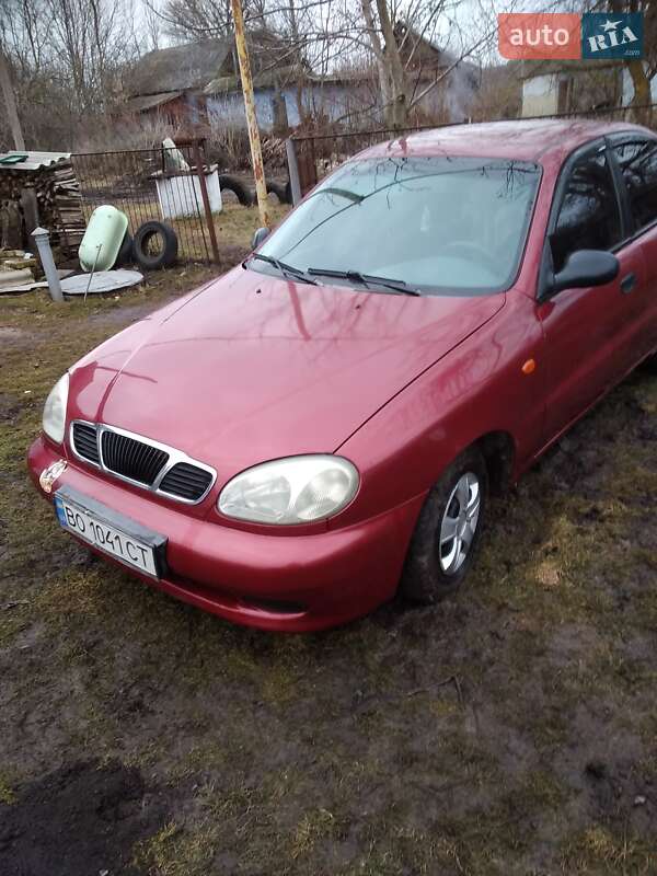 Седан Daewoo Lanos 2004 в Волочиске