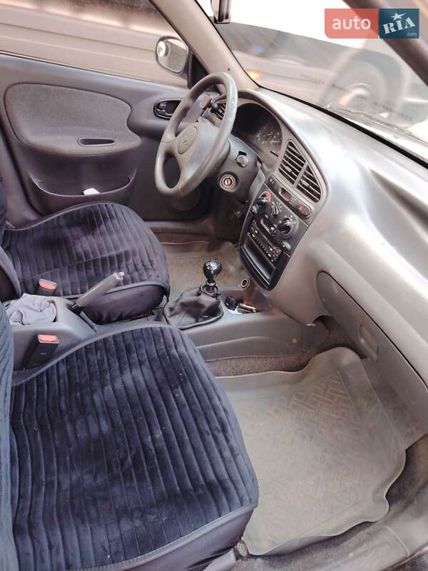 Седан Daewoo Lanos 2005 в Умани