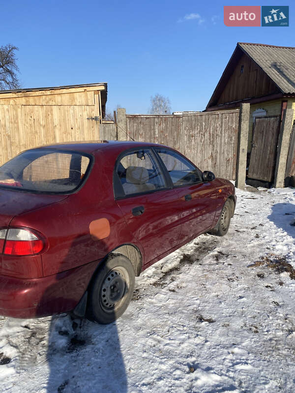 Седан Daewoo Lanos 2005 в Сновську