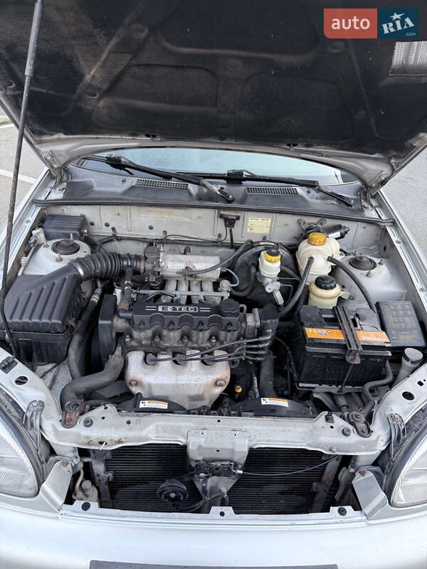 Седан Daewoo Lanos 2002 в Киеве