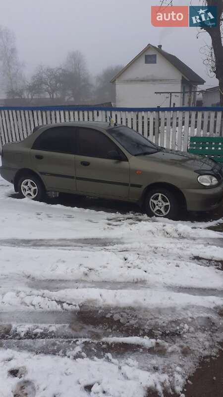 Седан Daewoo Lanos 2003 в Малині