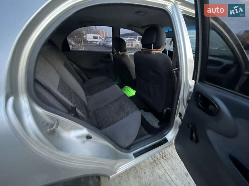 Седан Daewoo Lanos 2004 в Солотвине