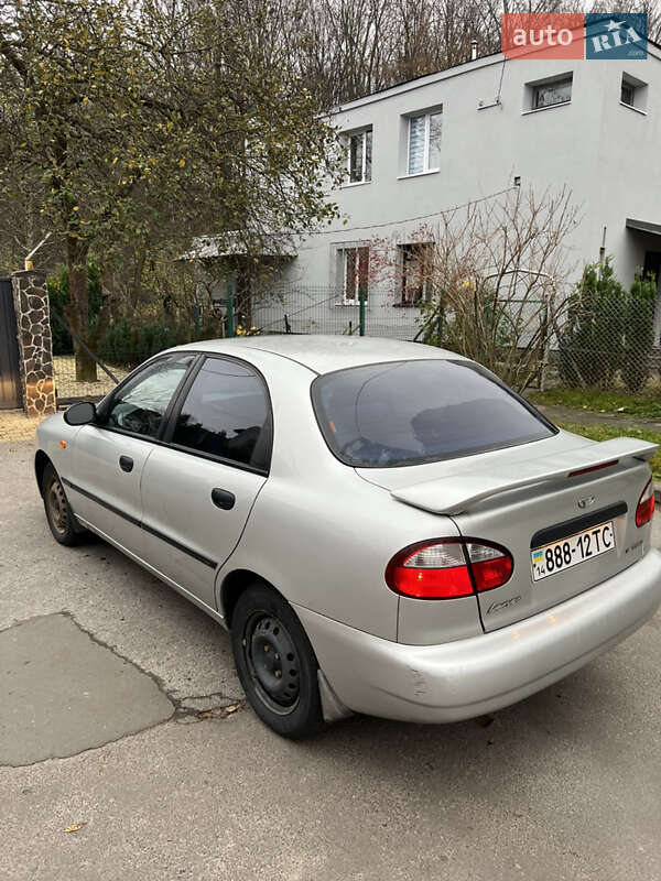 Седан Daewoo Lanos 2003 в Львове