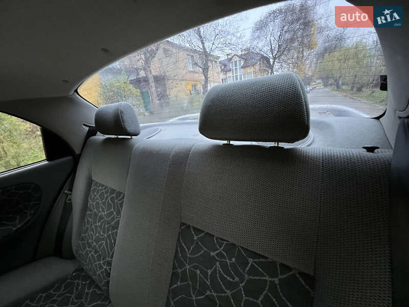 Седан Daewoo Lanos 2003 в Львове