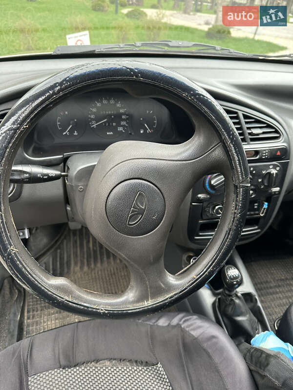 Седан Daewoo Lanos 2004 в Олександрії