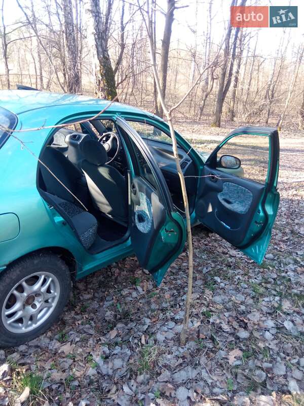 Седан Daewoo Lanos 1998 в Нежине