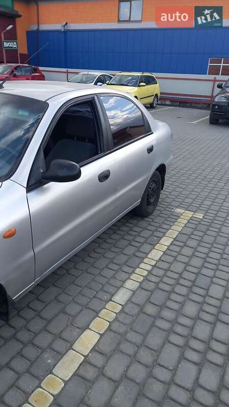 Седан Daewoo Lanos 2005 в Львове