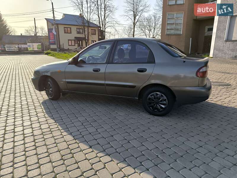 Седан Daewoo Lanos 2001 в Коломые