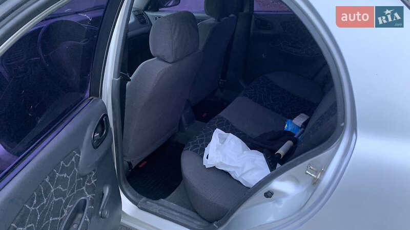 Седан Daewoo Lanos 2002 в Малине