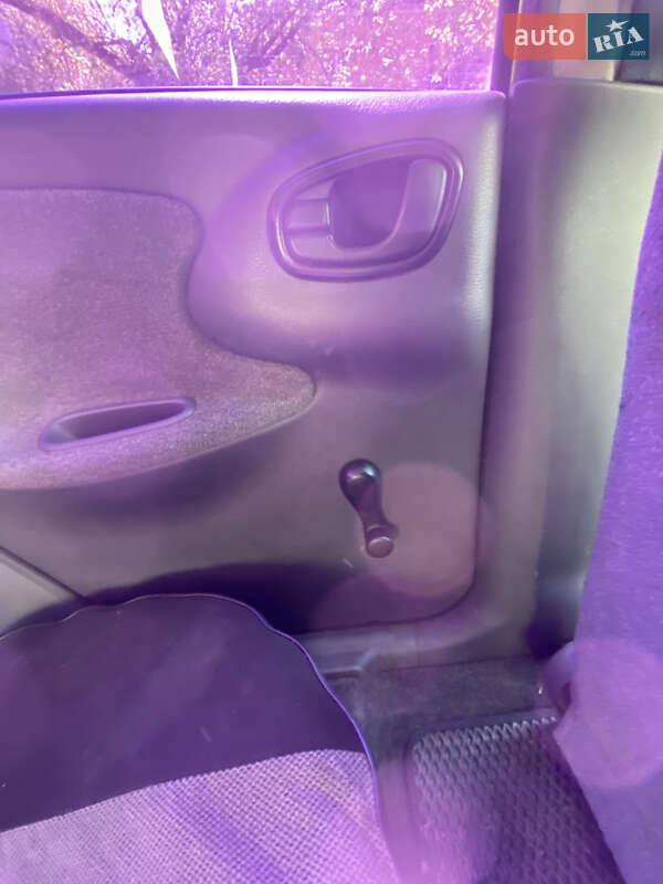 Седан Daewoo Lanos 2006 в Дніпрі