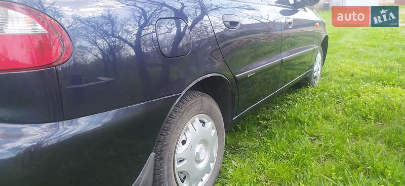 Седан Daewoo Lanos 2004 в Ромнах