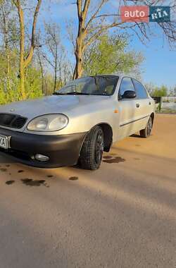 Седан Daewoo Lanos 2004 в Синельниковому