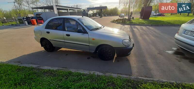 Седан Daewoo Lanos 2004 в Синельниковому