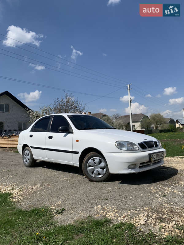 Седан Daewoo Lanos 2003 в Городке