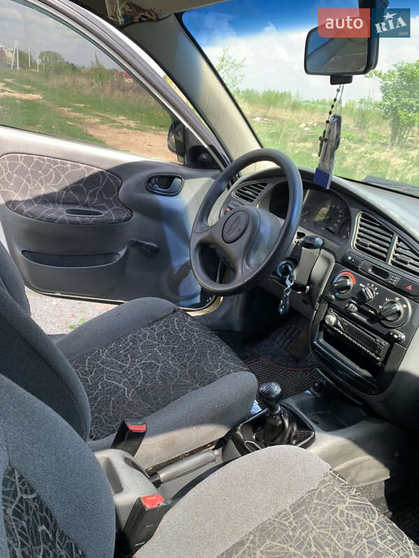Седан Daewoo Lanos 2003 в Городке