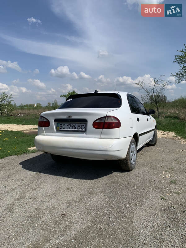 Седан Daewoo Lanos 2003 в Городке