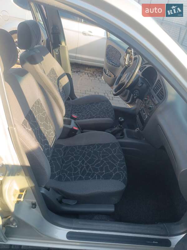 Седан Daewoo Lanos 2003 в Одесі