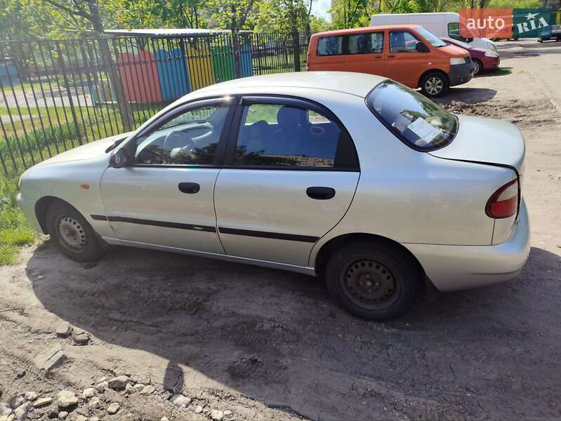 Седан Daewoo Lanos 2003 в Киеве